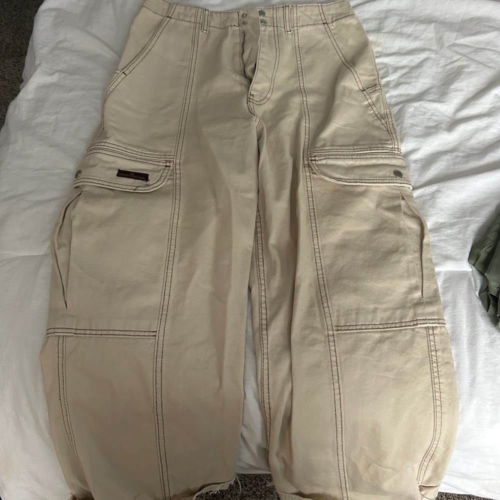 Women’s urban outfitters oversized Tan Cargo Pants